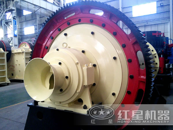 生產車間中的棒磨機