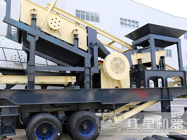 機(jī)動(dòng)性能超高的移動(dòng)破碎站展示