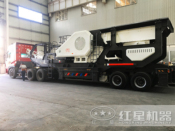 紅星可移動的大型碎石子機發貨圖 可移動的大型碎石子機