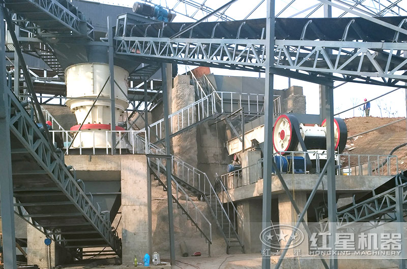 大型破石機(jī)工作現(xiàn)場(chǎng)圖片 大型破石機(jī)工作現(xiàn)場(chǎng)圖片