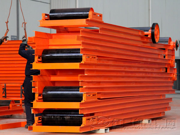 膠帶輸送機(jī)