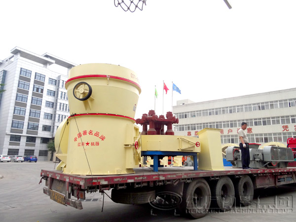 雷蒙磨粉機發貨現場