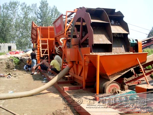 輪斗洗砂機客戶現場跟蹤服務
