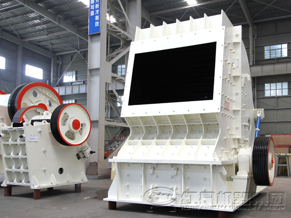 新型反擊式破碎機