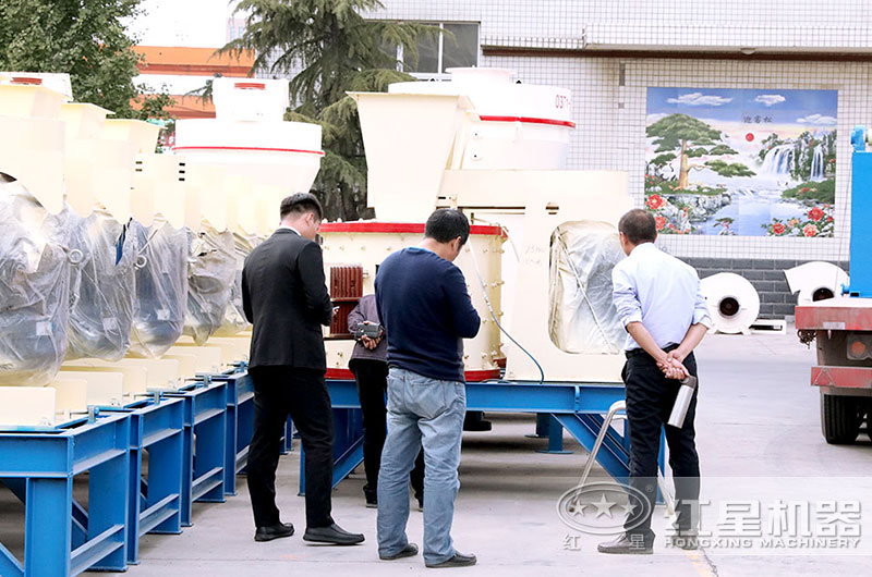 客戶到廠區考察設備 客戶到廠區考察設備