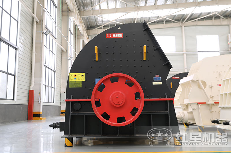 大型重錘式破石機(jī)圖片 大型重錘式破石機(jī)圖片