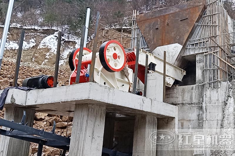 小型沙石破碎機工作現(xiàn)場圖片 小型沙石破碎機工作現(xiàn)場圖片