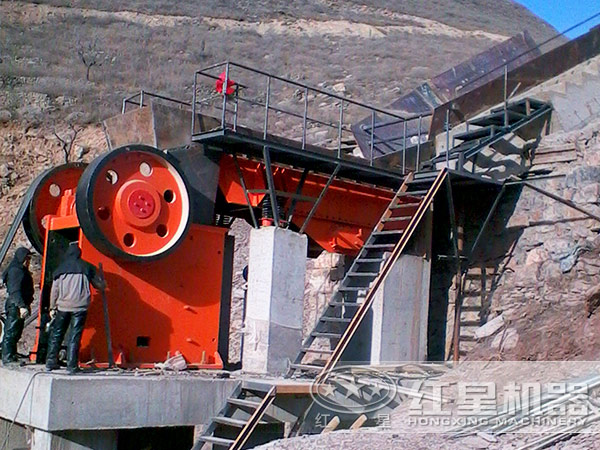 紅星機器現(xiàn)場生產(chǎn)線圖片