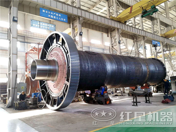 紅星機(jī)器石灰石球磨機(jī)現(xiàn)場(chǎng)定制