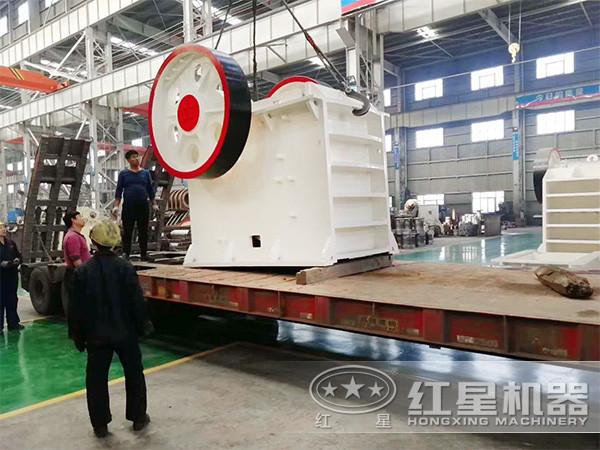 紅星機器的69顎破機現場發貨 紅星機器的69顎破機現場發貨