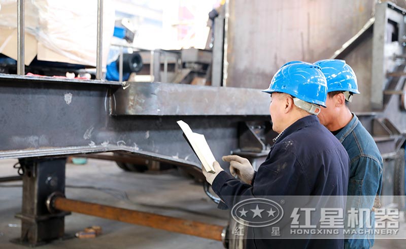 技術(shù)人員現(xiàn)場(chǎng)指導(dǎo)加工圖 技術(shù)人員現(xiàn)場(chǎng)指導(dǎo)加工圖