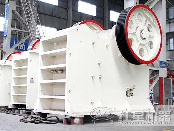 69式鄂破機生產車間 69式鄂破機生產車間