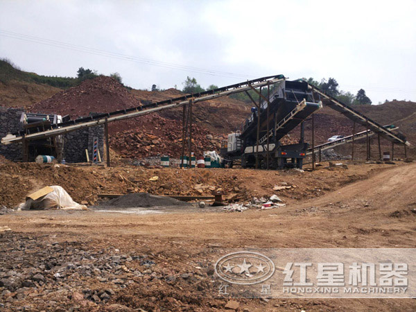 可深入惡劣加工場地的移動嗑石機