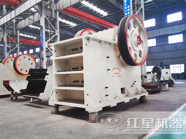 加工花崗巖的顎式破碎機設備