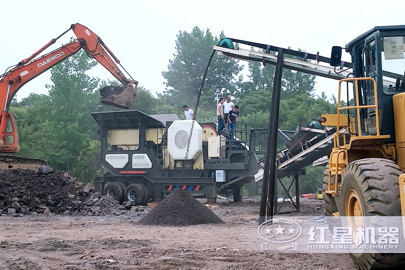 煤矸石破碎現場 煤矸石破碎現場