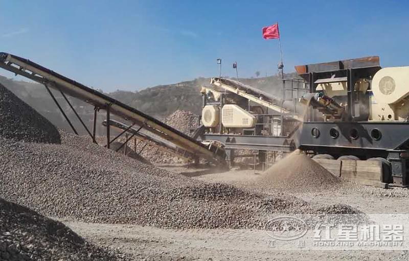 車載流動破碎機作業現場 車載流動破碎機作業現場