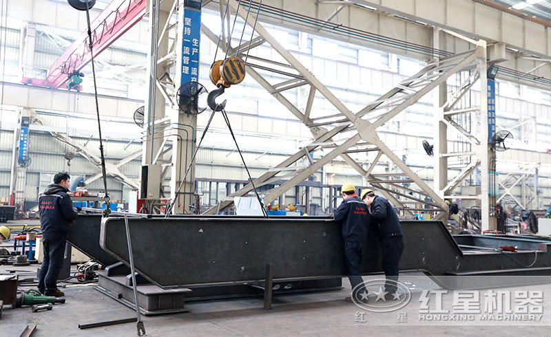 用戶參觀紅星移動石料破碎設備 用戶參觀紅星移動石料破碎設備