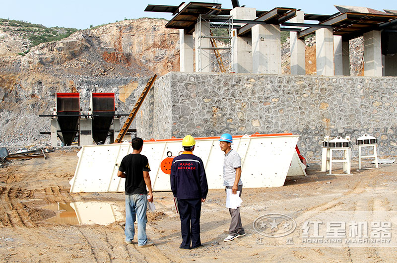 石頭破碎機安裝時要專業人員進行指導操作 石頭破碎機安裝時要專業人員進行指導操作