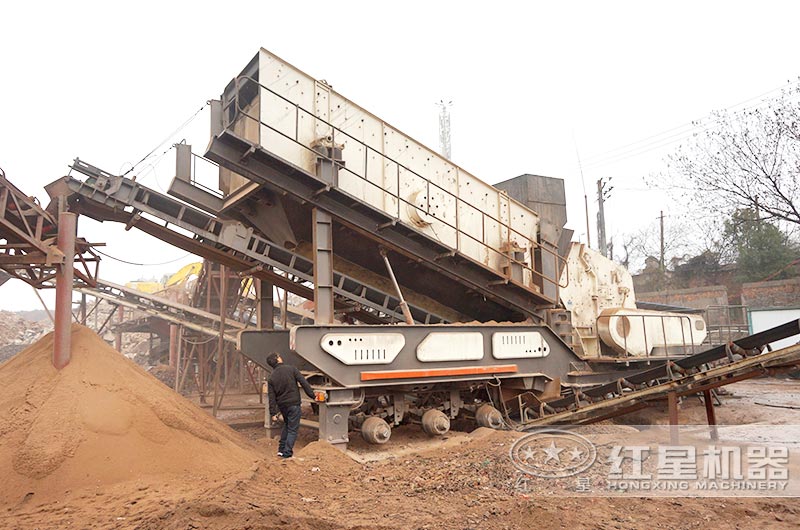 移動式建筑垃圾破碎機(jī)現(xiàn)場 移動式建筑垃圾破碎機(jī)現(xiàn)場