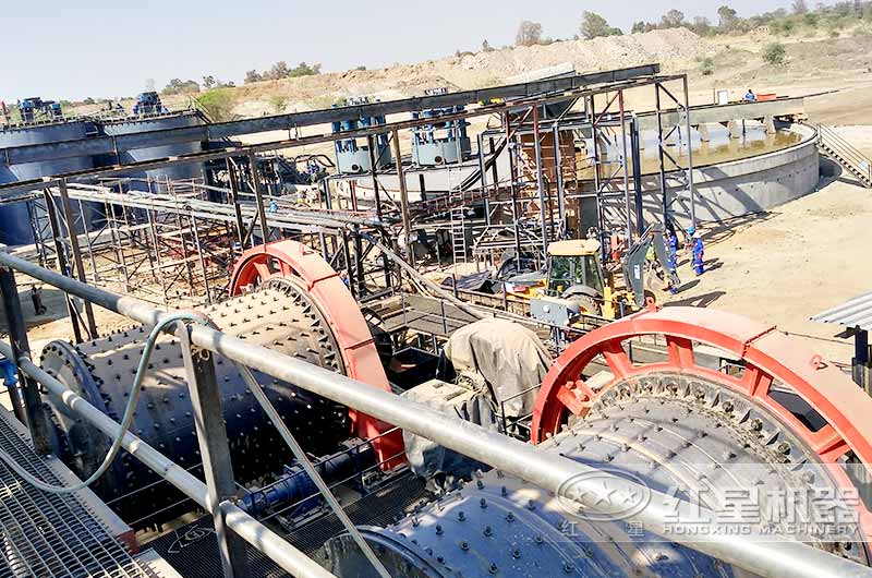 環(huán)保球磨機(jī)作業(yè)現(xiàn)場(chǎng)