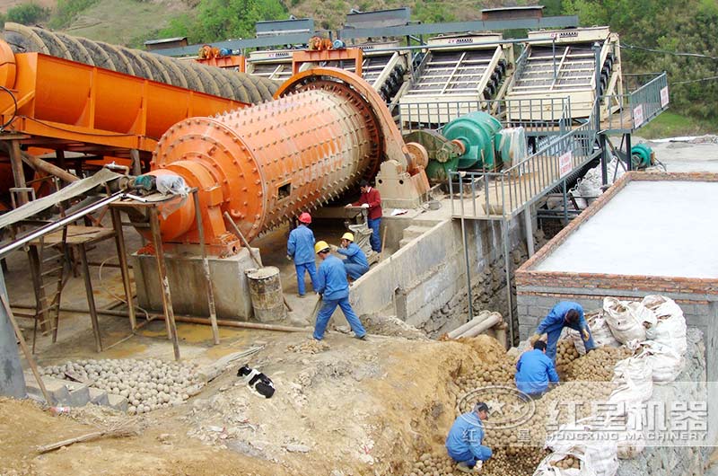 鋼球球磨機用戶現(xiàn)場 鋼球球磨機用戶現(xiàn)場