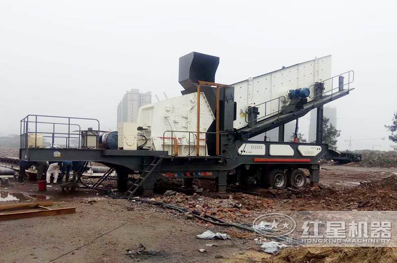 移動反擊式破碎機作業現場