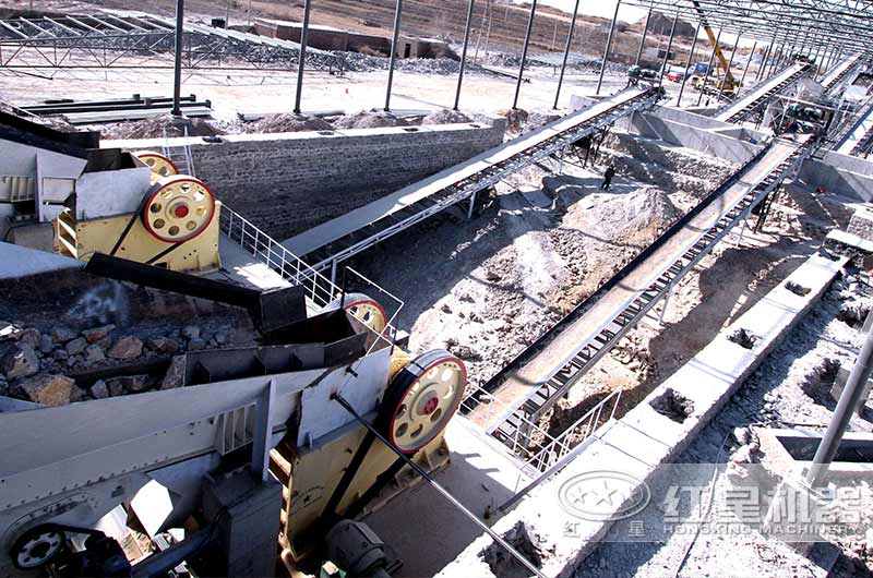 HD德版顎式破碎機現(xiàn)場實拍