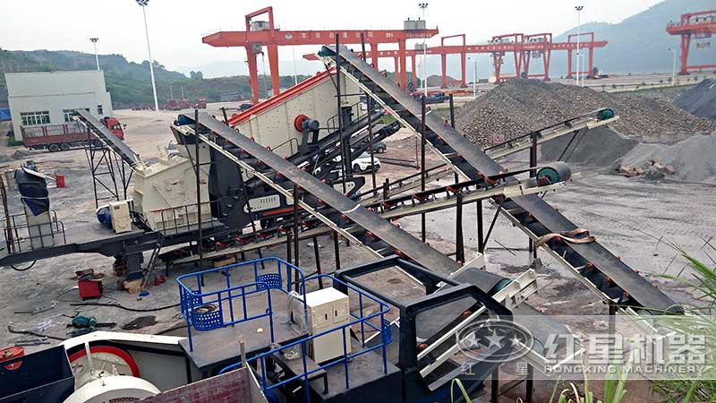 反擊式破碎機作業現場