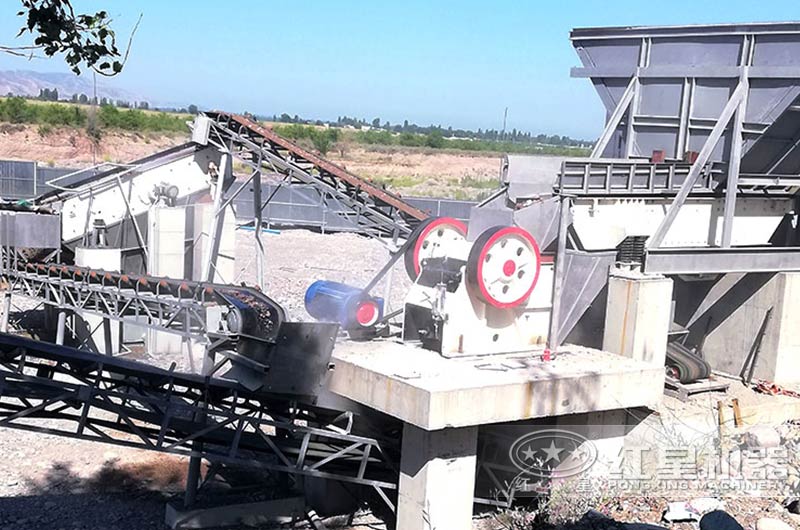 鄂破機(jī)作業(yè)現(xiàn)場(chǎng) 鄂破機(jī)作業(yè)現(xiàn)場(chǎng)