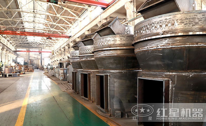 未上漆的雷蒙磨粉機(jī) 未上漆的雷蒙磨粉機(jī)