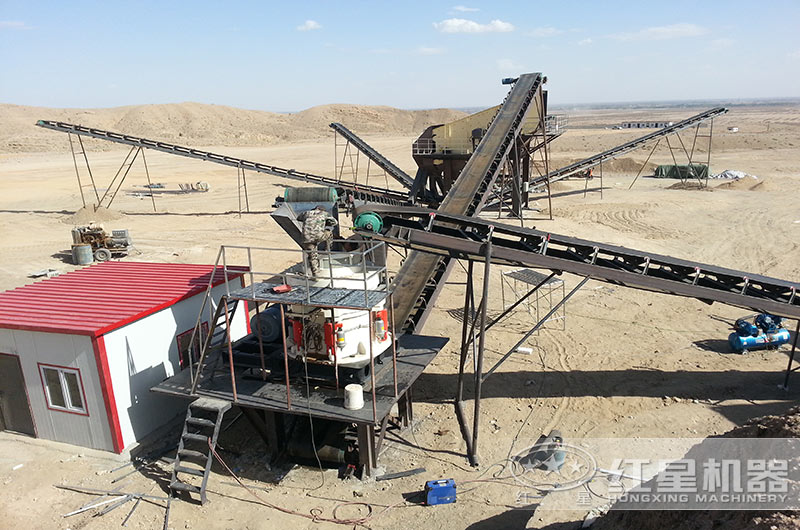 時產100噸石料的圓錐破生產現場 時產100噸石料的圓錐破生產現場
