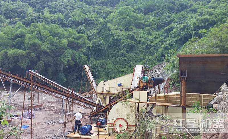 錘式破碎機生產現場