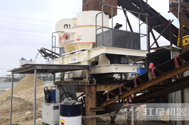 VSI制砂機(jī)作業(yè)現(xiàn)場(chǎng) VSI制砂機(jī)作業(yè)現(xiàn)場(chǎng)