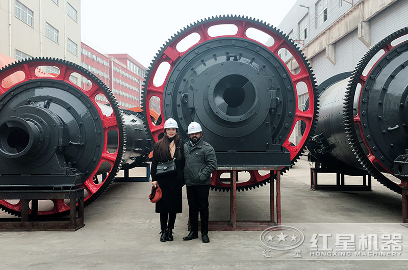 客戶來廠參觀球磨機 客戶來廠參觀球磨機