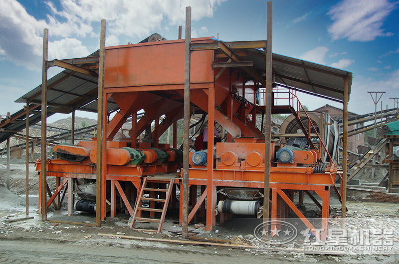 對輥式破碎機生產現場 對輥式破碎機生產現場