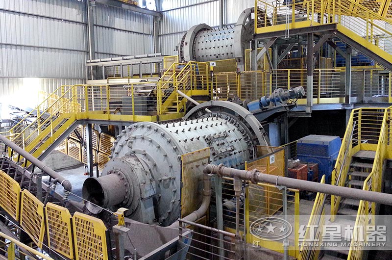 節(jié)能球磨機(jī)生產(chǎn)現(xiàn)場(chǎng)圖 節(jié)能球磨機(jī)生產(chǎn)現(xiàn)場(chǎng)圖