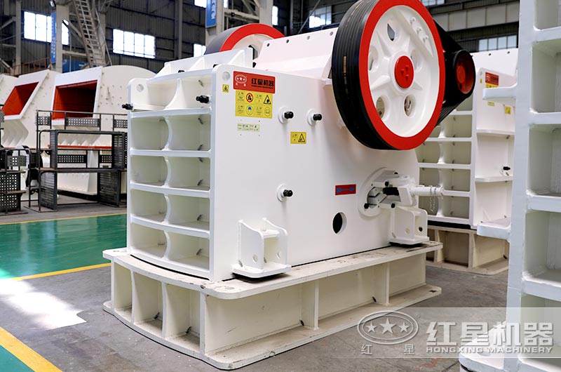 時產300噸碎石機:顎式破碎機,粗碎 時產300噸碎石機:顎式破碎機,粗碎