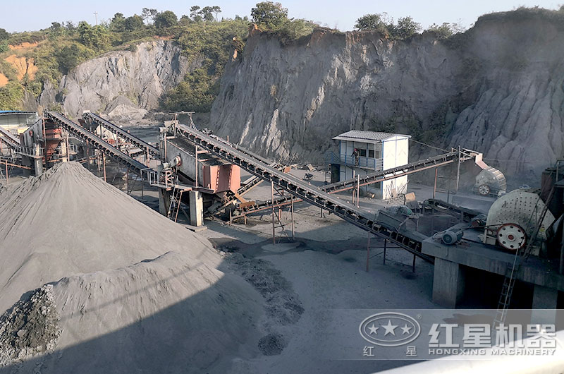 大型破碎機設備生產現場