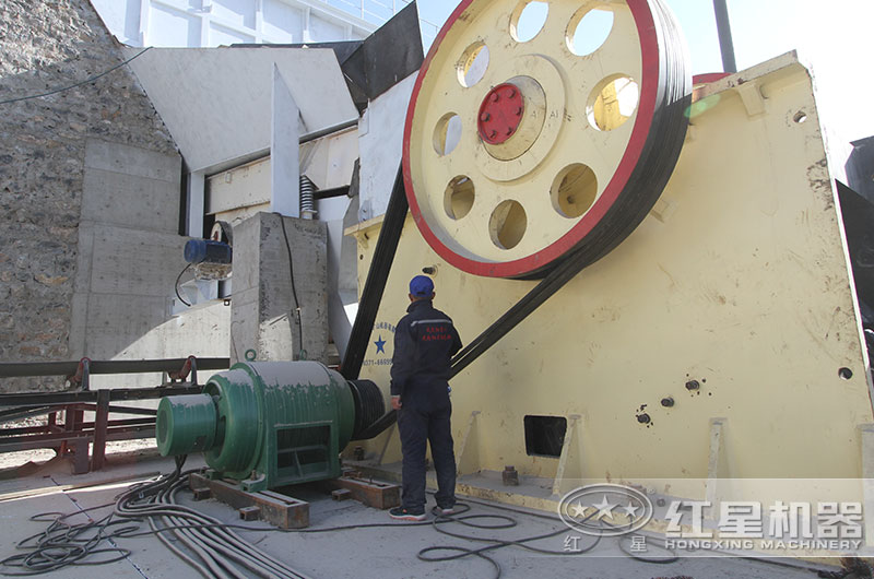 顎式破碎機生產現場 顎式破碎機生產現場