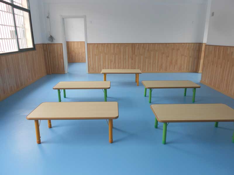 江西省上饒縣皂頭鎮(zhèn)紅太陽(yáng)幼兒園地板