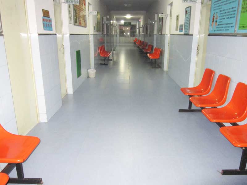 pvc運動地板泡水后該怎么處理?