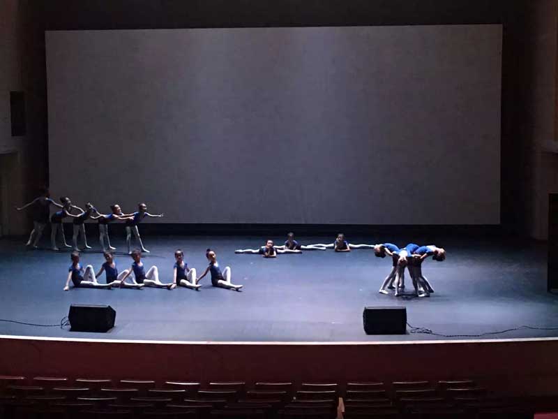 北京第一實驗小學舞臺演出 北京第一實驗小學舞臺地板